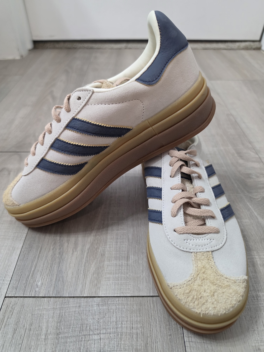 NWOB Adidas Originals Gazelle Bold sneakers in cream and navy - Picture 4 of 10